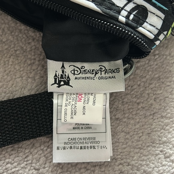 Mickey Mouse cross-body purse. - Picture 3 of 3